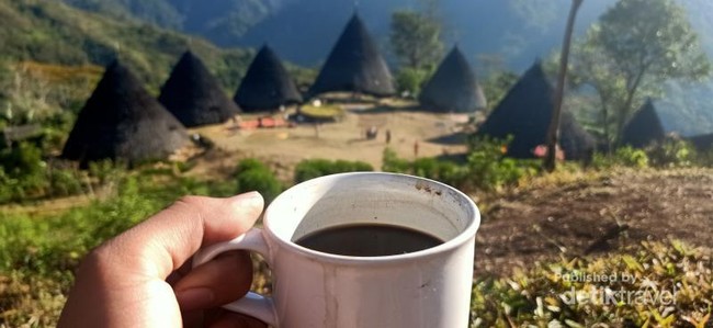 Menikmati Kopi Wae Rebo di Negeri Atas Awan Flores