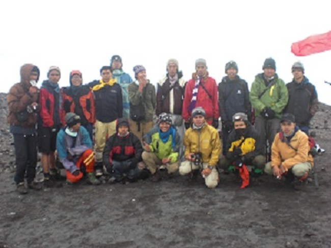 Menyentuh Puncak Para Dewa di Gunung Semeru