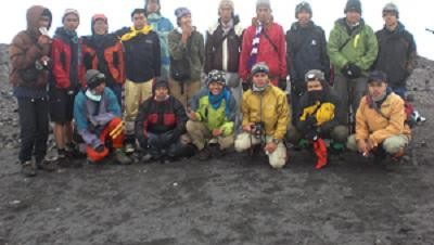 Menyentuh Puncak Para Dewa di Gunung Semeru