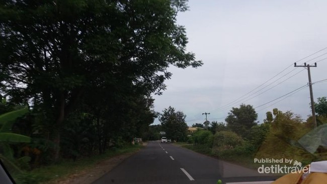 Menyibak Pesona Gunung Nona Saat Long Weekend
