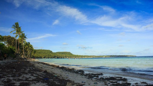 Miris, Pantai Bara Di Bulukumba Penuh Sampah