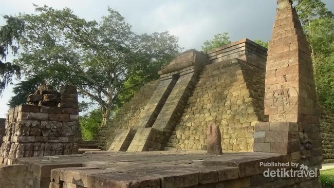 Mitos Tes Keperawanan di Candi Sukuh