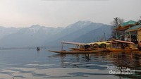 Keindahan Danau Dal dan Rumah Perahu
