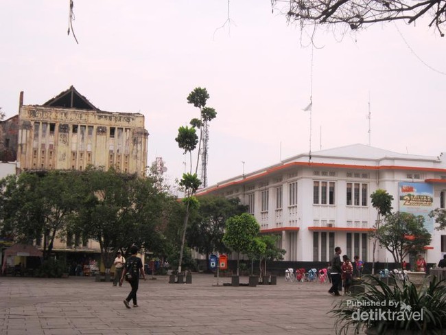 Nostalgia Kota Tua Jakarta dengan Sepeda Onthel Nostalgia Kota Tua Jakarta dengan Sepeda Onthel