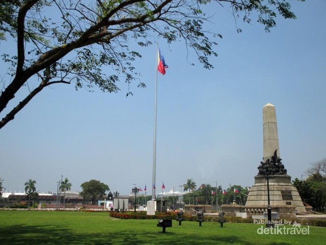 Pagi Syahdu di Rizal Park Filipina
