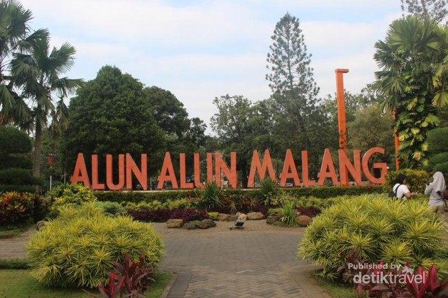 Pagi yang Menyenangkan di Alun-alun Kota Malang