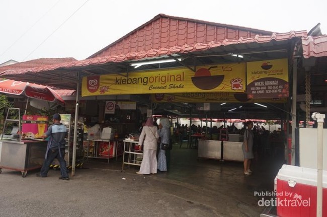 Panas Begini, Cocoknya Minum Coconut Shake di Melaka