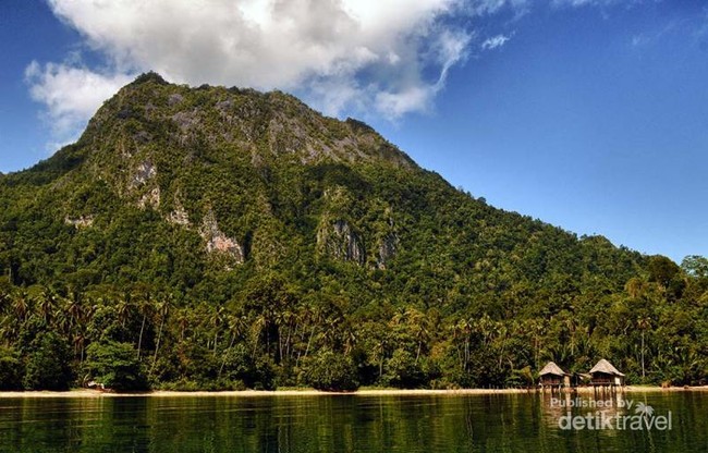 Pantai Air Belanda, Perawan Indah dari Pulau Seram Utara