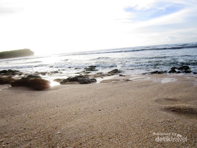 Pantai Balangan, Cara Baru Menikmati Sunset di Bali