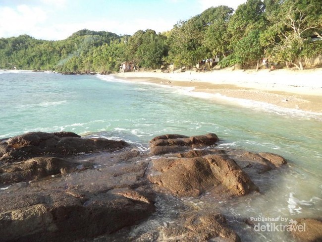 Pantai Berair Jernih dari Yogyakarta