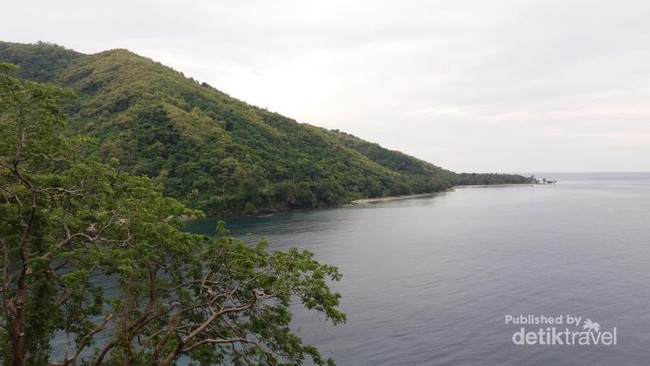 Pantai di Sulawesi Barat Ini Mirip Pulau di Film Spongebob