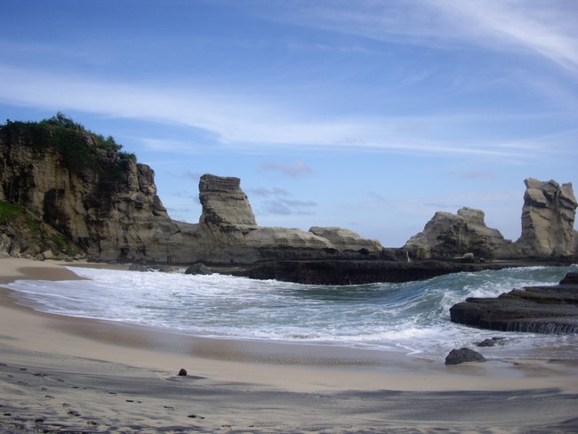 Pantai Klayar dan Srau, Sayang Dibiarkan Berlalu