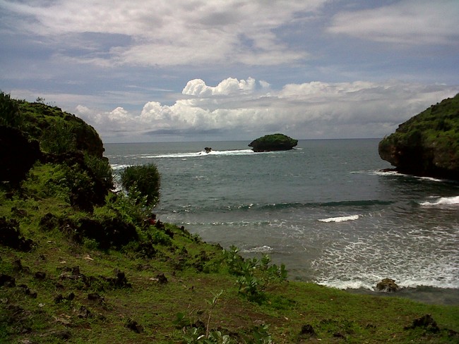 Pantai Srau, Kecantikan Tersembunyi Pacitan