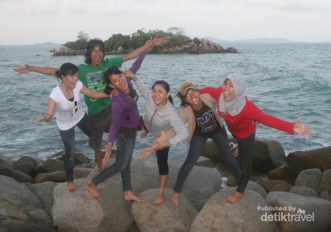 Pantai Tanjung Kerasak, Obat Bosan dari Bangka