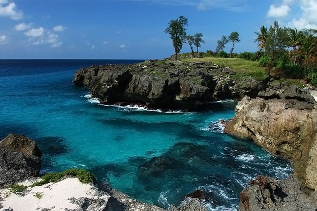 Pantai Watu Mandorak