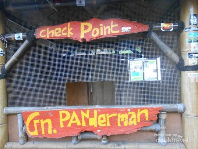 Pemandangan Mempesona dari Gunung Butak di Kota Batu Jatim