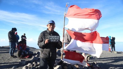 Pendakian Menuju Atap Pulau Jawa