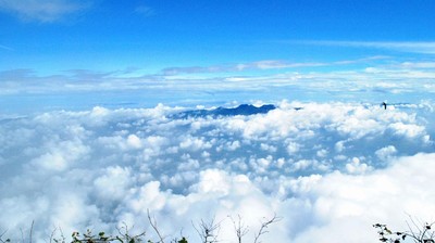 Permadani Awan di Gunung Cikuray, Garut