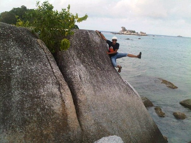 Pesona Batu Raksasa di Belitung