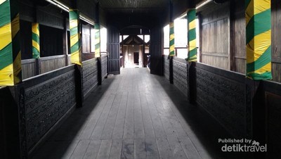 Pesona Istana di Barat Daya Pulau Kalimantan