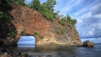 PANTAI PINTU KOTA