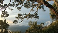 Pemandangan sebelum sunset yg kami nikmati sebelum sampai di pos 4.