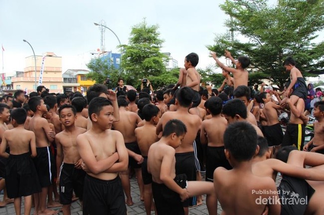Potret Kemeriahan Festival Laskar Pelangi 2016