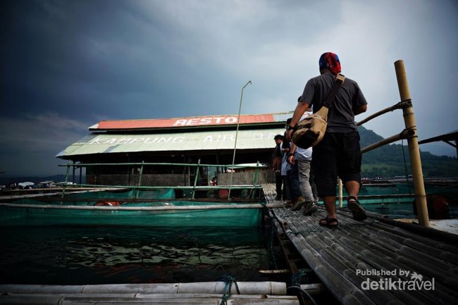 Rumah Terapung di Waduk Jatiluhur