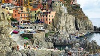 Manarola dari tepi tebing