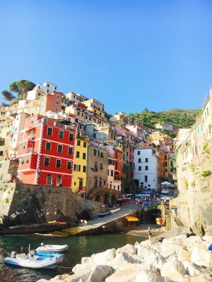 Salam Hangat dari Desa Warna-warni Terindah UNESCO