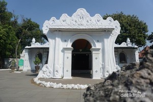 Seharian Berwisata Sejarah di Cirebon, ke Mana Saja?