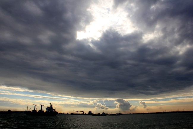 Senja di Selat Madura