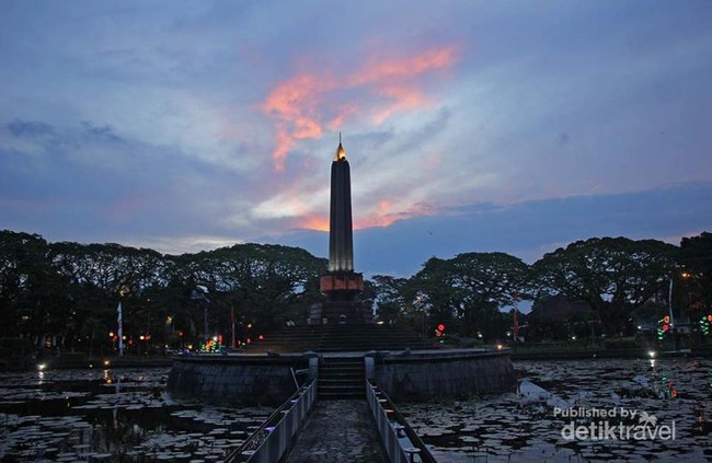 Senja Romantis di Kota Malang, Ada di Alun-alun Ini