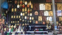 Kerajinan Thailand yang di jual di Floating Market