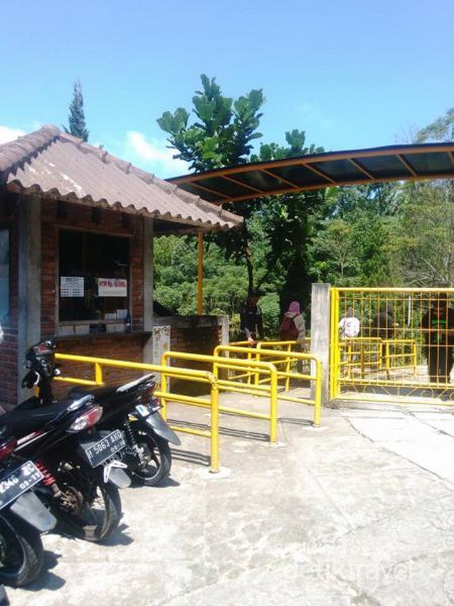 Sensasi Berenang di Pegunungan Ungaran