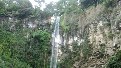 Seribu Kesegaran di Grojogan Sewu, Solo