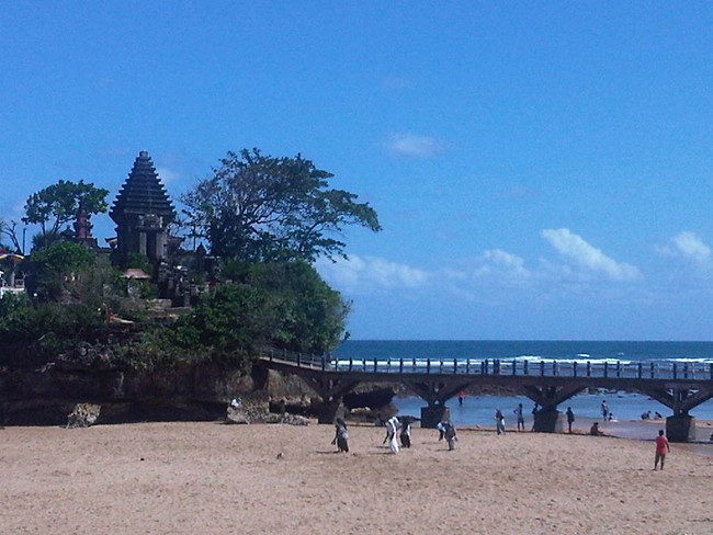 Ssst, Malang Juga Punya Tanah Lot!