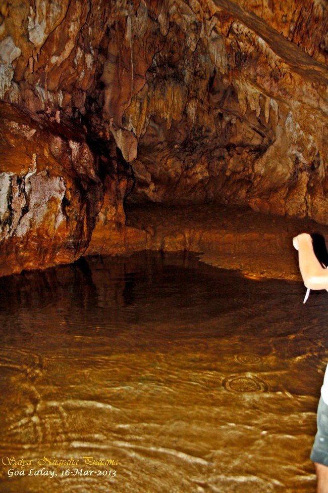 Stalaktit & Stalagmit Eksotis yang Tersembunyi di Gua Banten