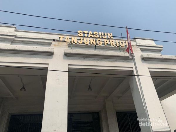 Stasiun Tanjung Priuk yang Terjaga Keasliannya