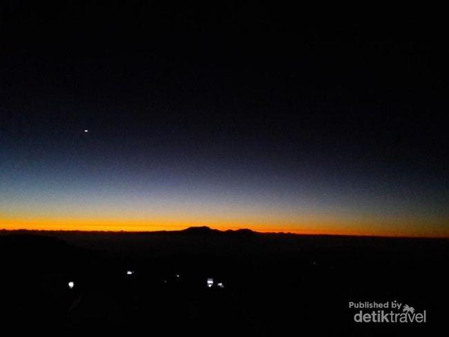 Sunrise di Bromo Mencuri Hatiku