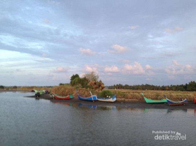 Sunset Emas di Pantai Jangka, Aceh