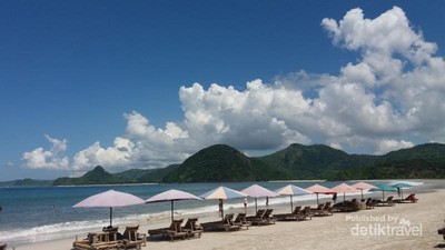 Surfing Asyik di Pantai Selong Belanak, Lombok