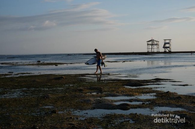 Surga Peselancar di Dompu: Pantai Lakey