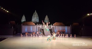 Syahdunya Sendratari Ramayana Berlatar Candi Prambanan