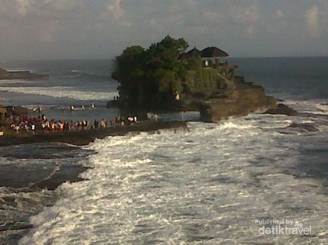 Tak Pernah Bosan ke Tanah Lot Bali