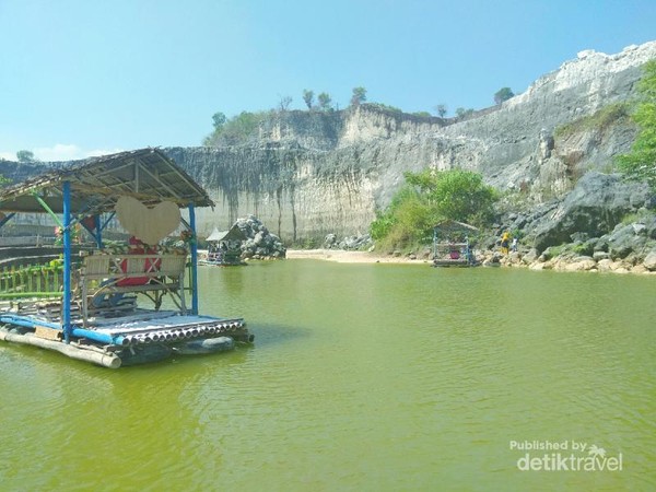 Bukit getek biasa, setiap getek dihiasi dengan sangat menarik sehingga membuat pengunjung merasa senang. Bukit getek biasa, setiap getek dihiasi dengan sangat menarik sehingga membuat pengunjung merasa senang.