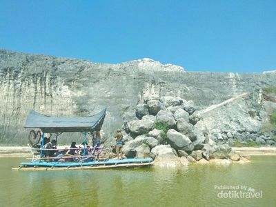 Tambang Kapur Eksotis di Madura, Bukit Jaddih