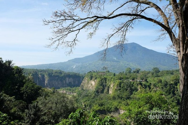 Tempat Paling Asyik Menikmati Bukittinggi