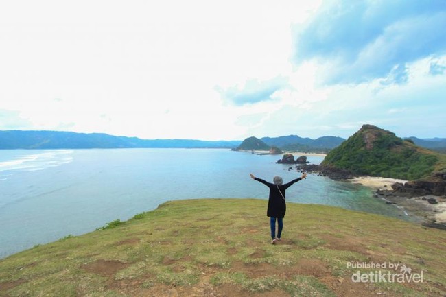 Tempat yang Tepat Habiskan Jatah Liburan: Pantai Seger di Lombok
