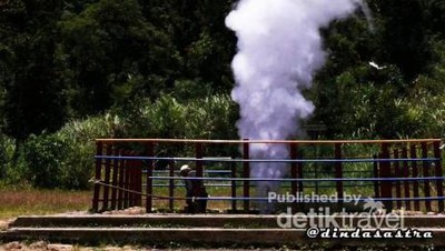 Terapi Uap di Kawah Kamojang